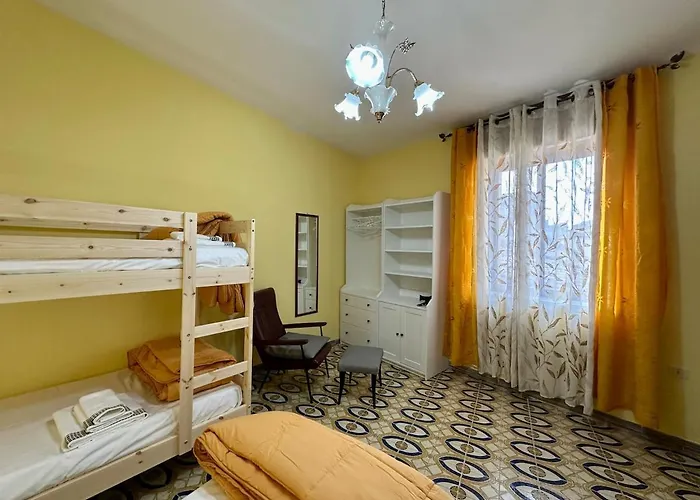 All'ombra Del Campanile شقة Palizzi