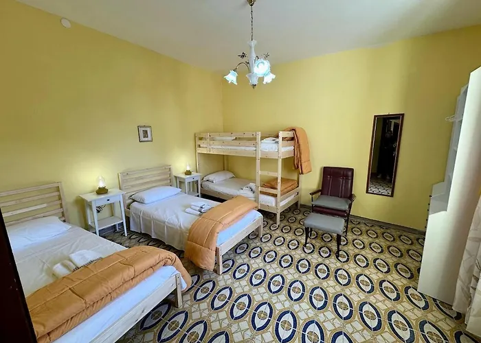 All'ombra Del Campanile شقة Palizzi