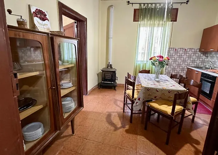 All'ombra Del Campanile شقة Palizzi