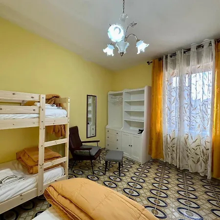 All'ombra Del Campanile Apartman Palizzi