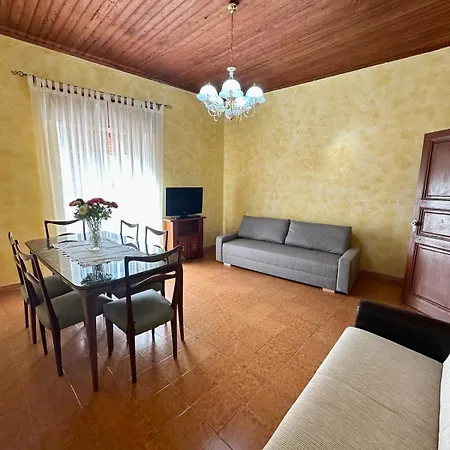 All'ombra Del Campanile Apartment *